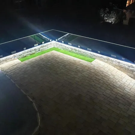 Matanovi Dvori アパート *