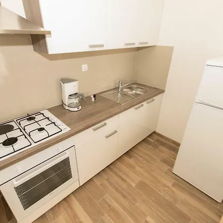 Matanovi Dvori マカルスカ