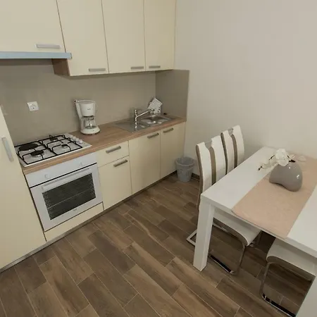 Matanovi Dvori アパート